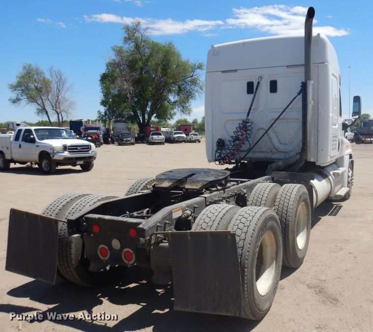 image for item DM5249 2014 Freightliner Cascadia  semi truck