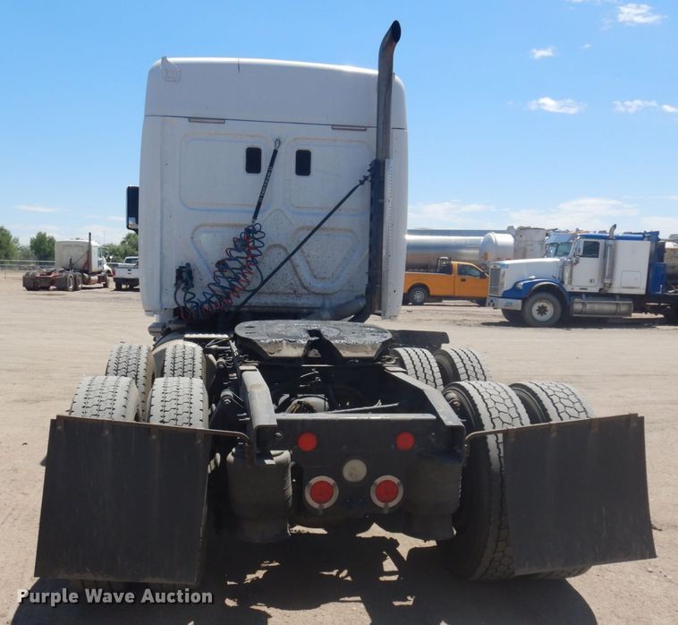 image for item DM5249 2014 Freightliner Cascadia  semi truck