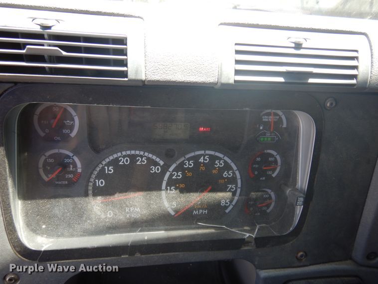 image for item DM5249 2014 Freightliner Cascadia  semi truck