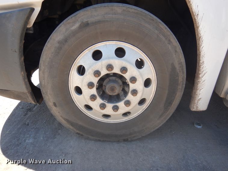 image for item DM5249 2014 Freightliner Cascadia  semi truck