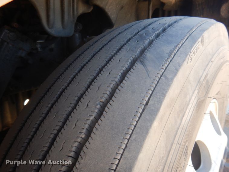 image for item DM5249 2014 Freightliner Cascadia  semi truck