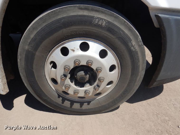 image for item DM5249 2014 Freightliner Cascadia  semi truck