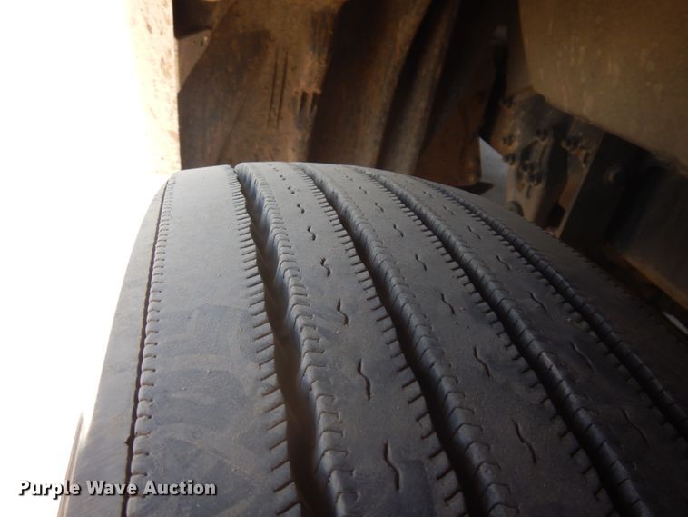 image for item DM5249 2014 Freightliner Cascadia  semi truck