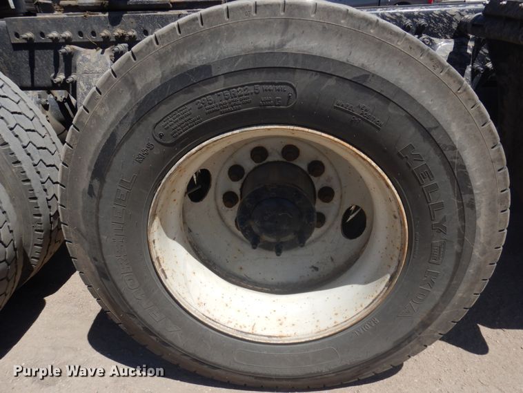 image for item DM5249 2014 Freightliner Cascadia  semi truck