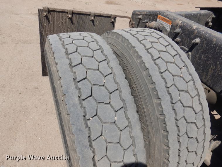 image for item DM5249 2014 Freightliner Cascadia  semi truck