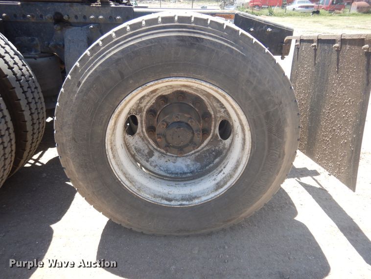 image for item DM5249 2014 Freightliner Cascadia  semi truck