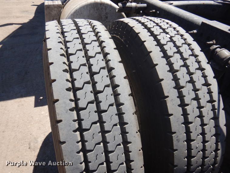 image for item DM5249 2014 Freightliner Cascadia  semi truck