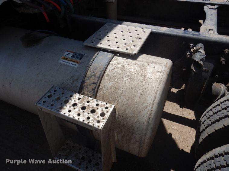 image for item DM5249 2014 Freightliner Cascadia  semi truck