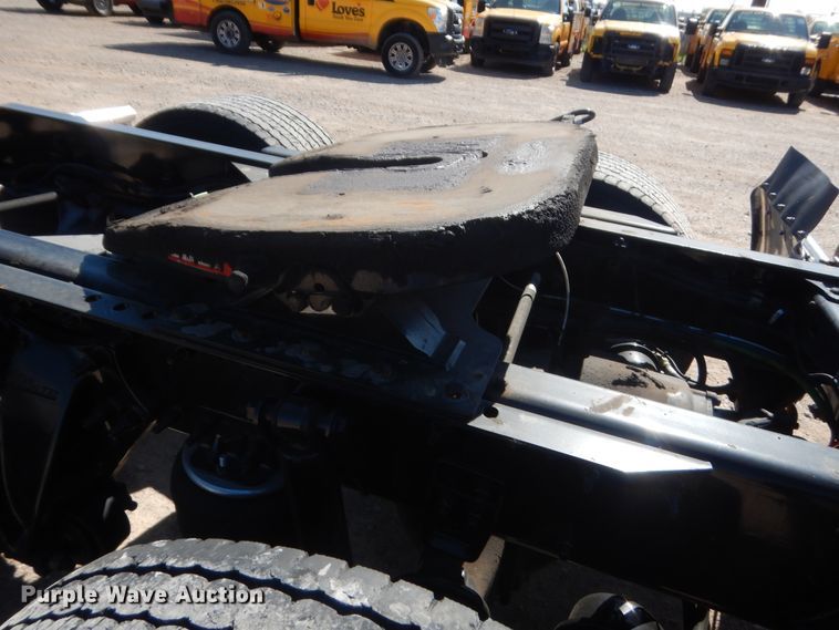 image for item ET9188 2017 Freightliner Cascadia 125  semi truck