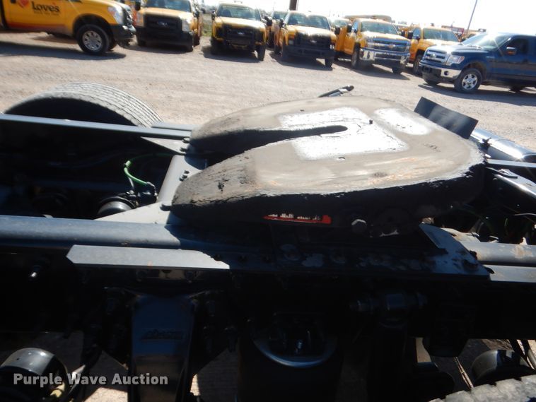 image for item ET9188 2017 Freightliner Cascadia 125  semi truck