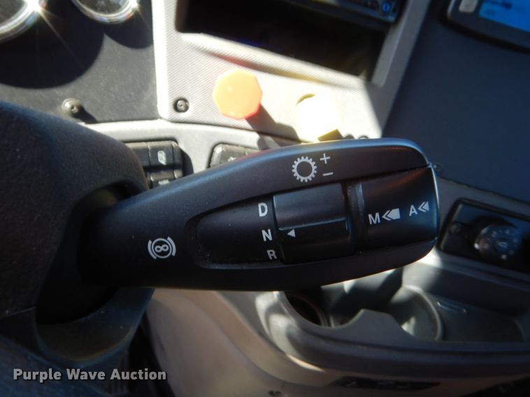 image for item ET9188 2017 Freightliner Cascadia 125  semi truck