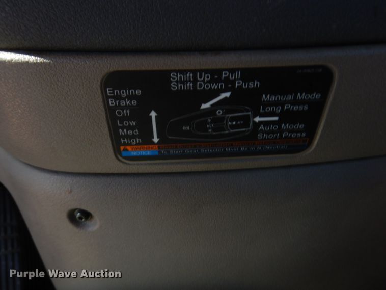 image for item ET9188 2017 Freightliner Cascadia 125  semi truck