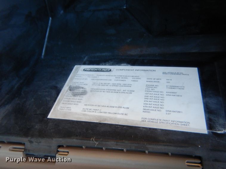 image for item ET9188 2017 Freightliner Cascadia 125  semi truck