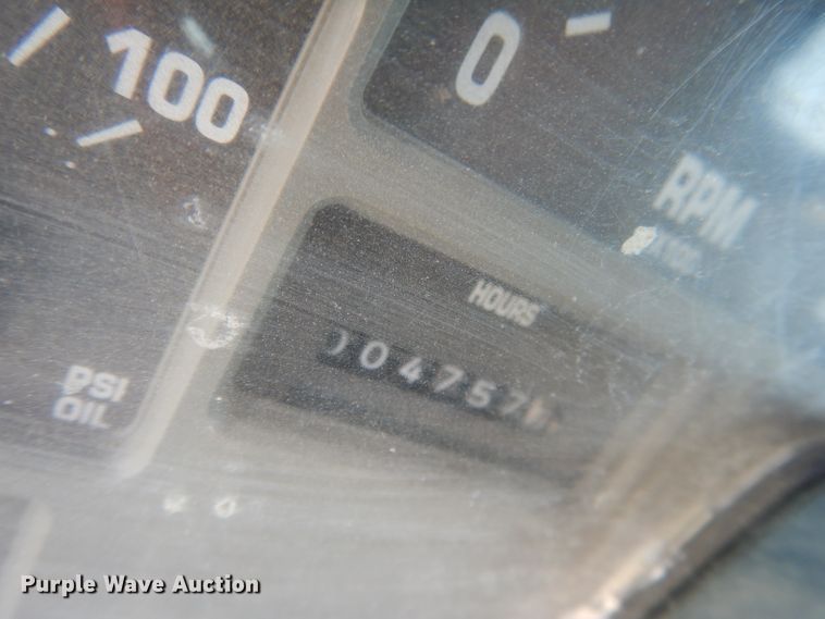 image for item FI9055 2001 International 4700  flatbed truck