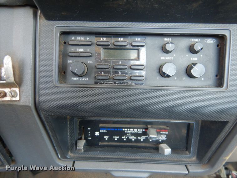 image for item FI9056 1991 Ford F700  truck cab and chassis