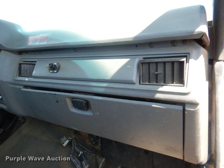 image for item FI9056 1991 Ford F700  truck cab and chassis