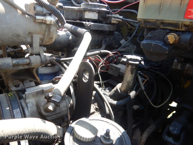 image for item FI9056 1991 Ford F700  truck cab and chassis