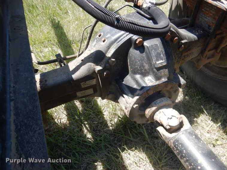 image for item FI9056 1991 Ford F700  truck cab and chassis