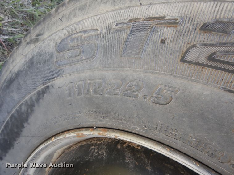 image for item FI9056 1991 Ford F700  truck cab and chassis