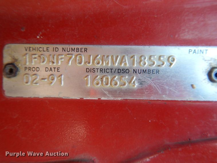 image for item FI9056 1991 Ford F700  truck cab and chassis