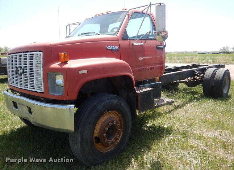 image for item FI9057 1991 Chevrolet Kodiak C6500  truck cab and chassis