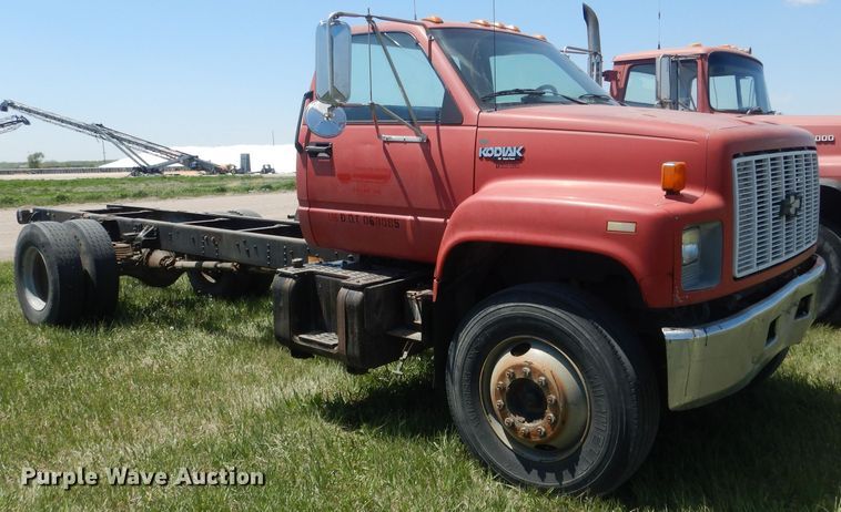image for item FI9057 1991 Chevrolet Kodiak C6500  truck cab and chassis