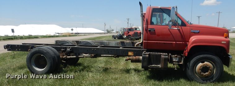 image for item FI9057 1991 Chevrolet Kodiak C6500  truck cab and chassis