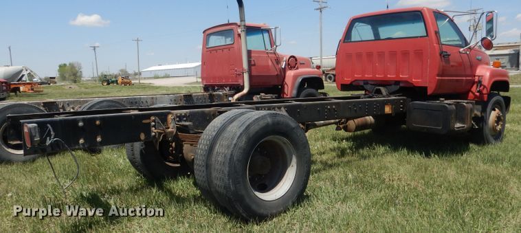 image for item FI9057 1991 Chevrolet Kodiak C6500  truck cab and chassis