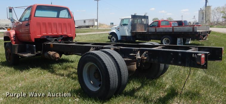 image for item FI9057 1991 Chevrolet Kodiak C6500  truck cab and chassis