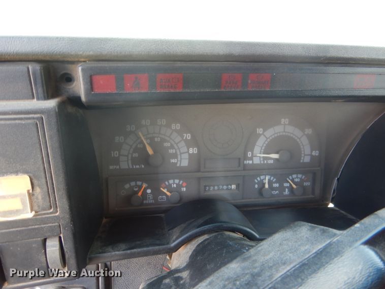 image for item FI9057 1991 Chevrolet Kodiak C6500  truck cab and chassis