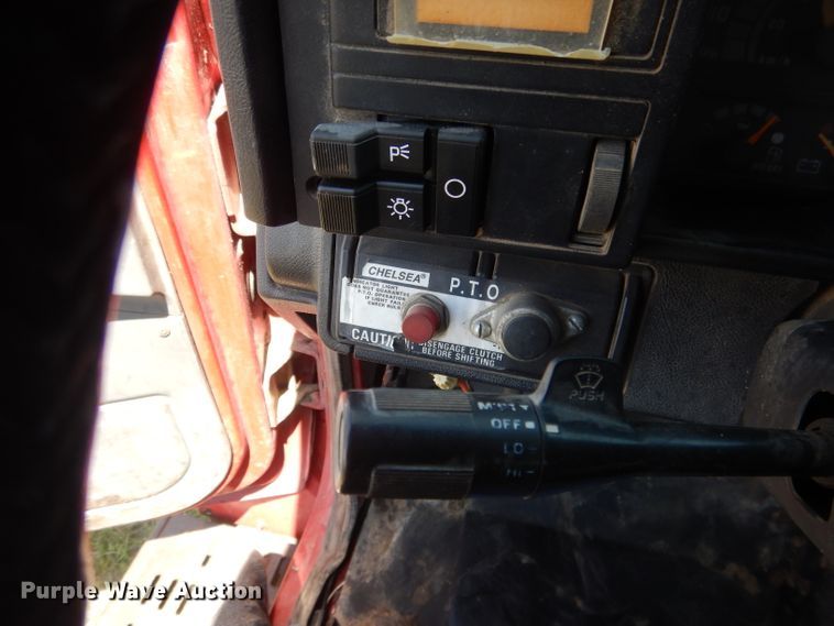 image for item FI9057 1991 Chevrolet Kodiak C6500  truck cab and chassis