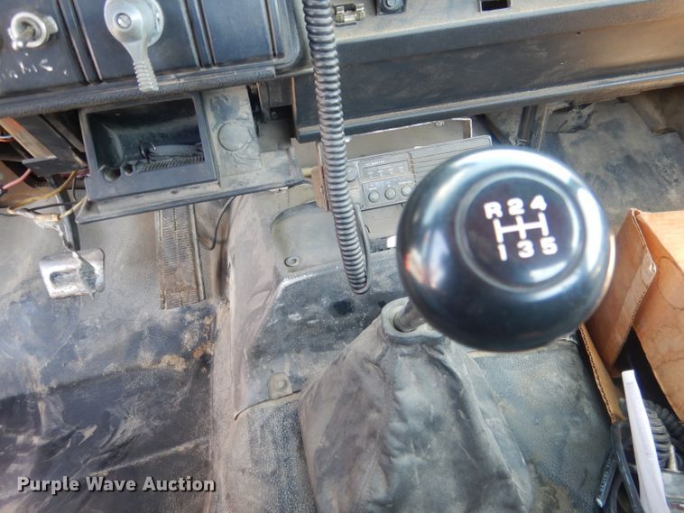 image for item FI9057 1991 Chevrolet Kodiak C6500  truck cab and chassis