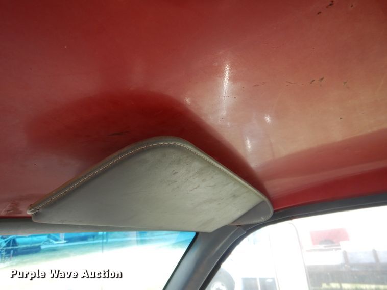 image for item FI9057 1991 Chevrolet Kodiak C6500  truck cab and chassis