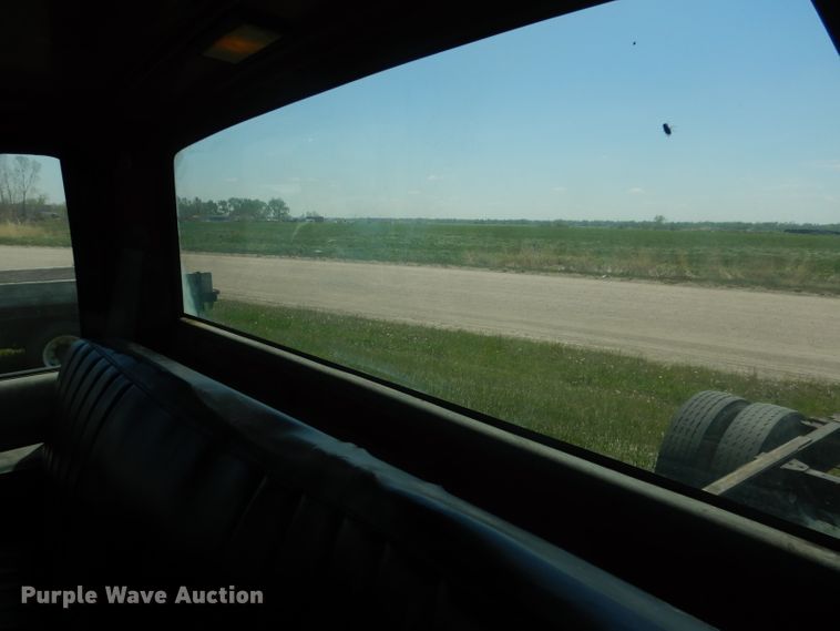 image for item FI9057 1991 Chevrolet Kodiak C6500  truck cab and chassis