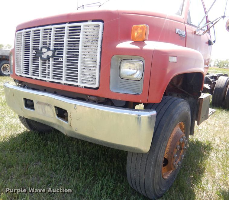 image for item FI9057 1991 Chevrolet Kodiak C6500  truck cab and chassis