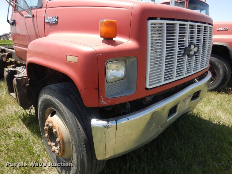 image for item FI9057 1991 Chevrolet Kodiak C6500  truck cab and chassis