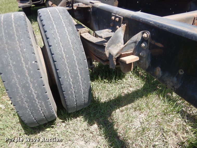 image for item FI9057 1991 Chevrolet Kodiak C6500  truck cab and chassis