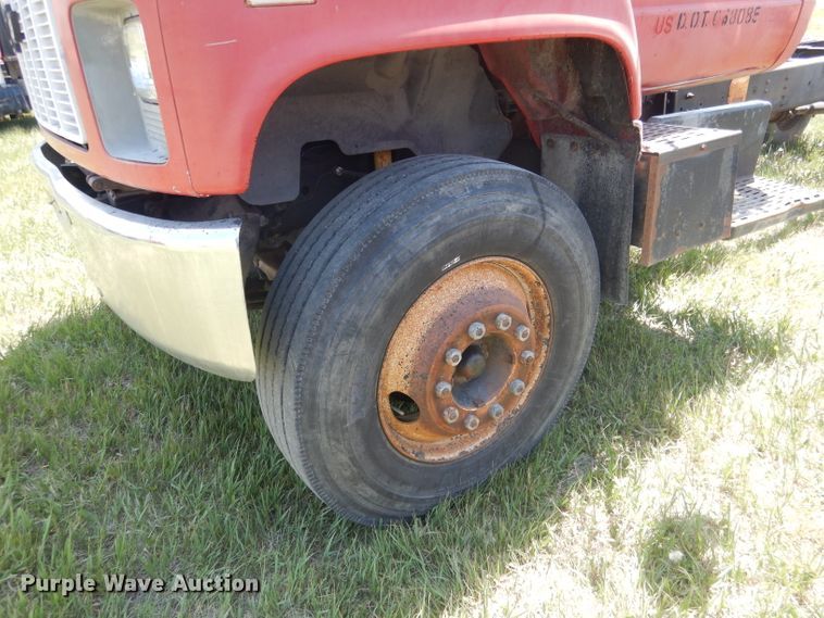 image for item FI9057 1991 Chevrolet Kodiak C6500  truck cab and chassis