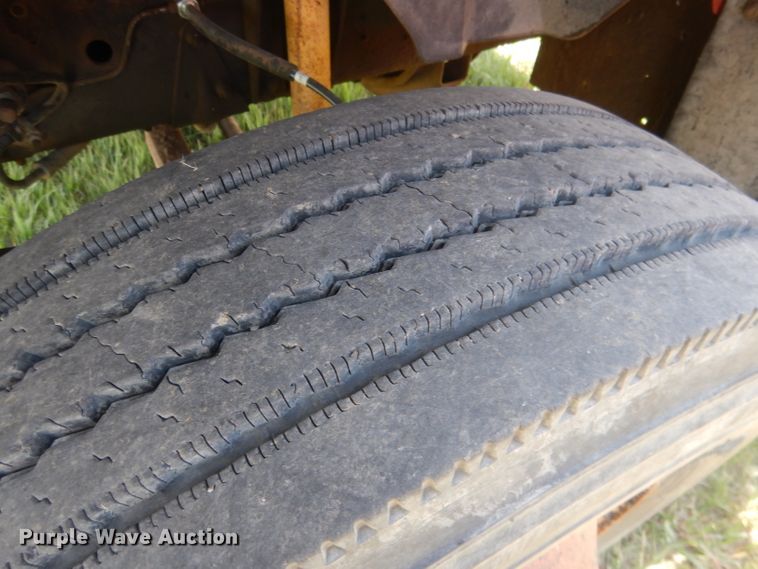 image for item FI9057 1991 Chevrolet Kodiak C6500  truck cab and chassis