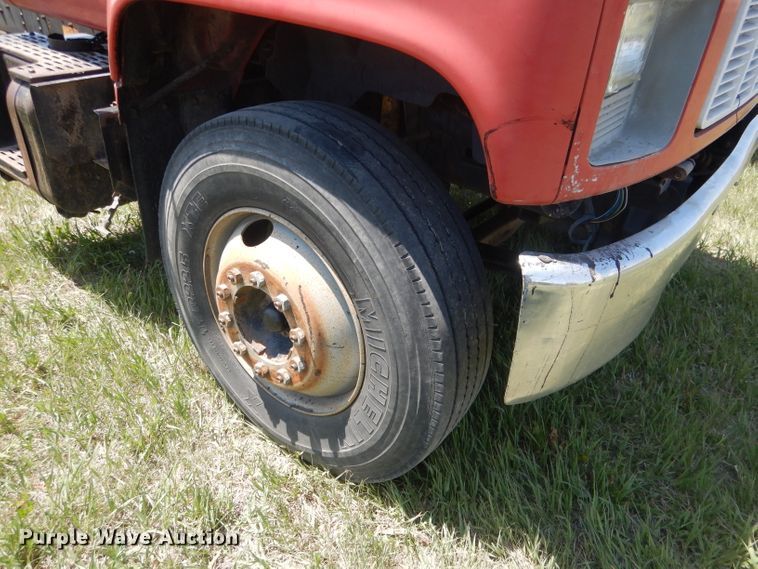 image for item FI9057 1991 Chevrolet Kodiak C6500  truck cab and chassis