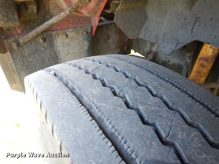 image for item FI9057 1991 Chevrolet Kodiak C6500  truck cab and chassis