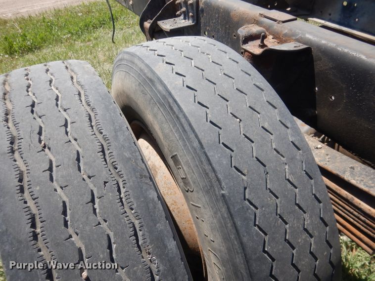 image for item FI9057 1991 Chevrolet Kodiak C6500  truck cab and chassis