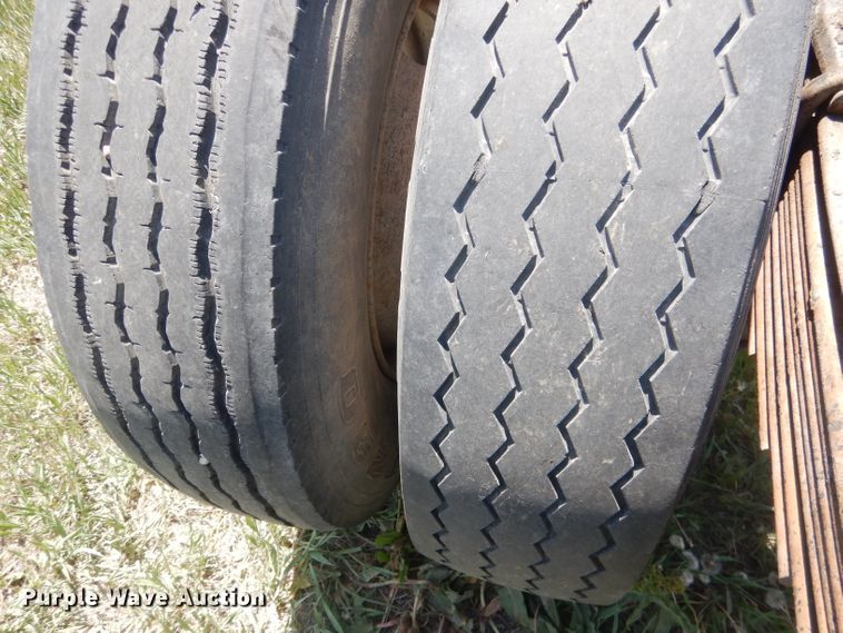 image for item FI9057 1991 Chevrolet Kodiak C6500  truck cab and chassis