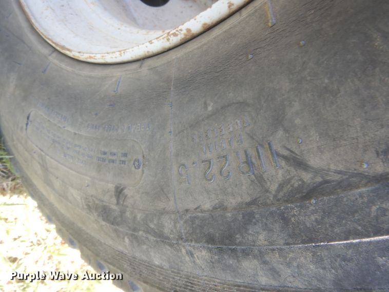 image for item FI9057 1991 Chevrolet Kodiak C6500  truck cab and chassis