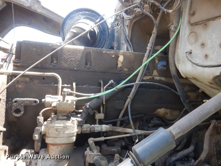 image for item FI9058 1989 Ford LT9000  truck cab and chassis