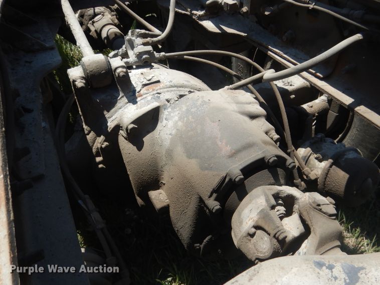 image for item FI9058 1989 Ford LT9000  truck cab and chassis