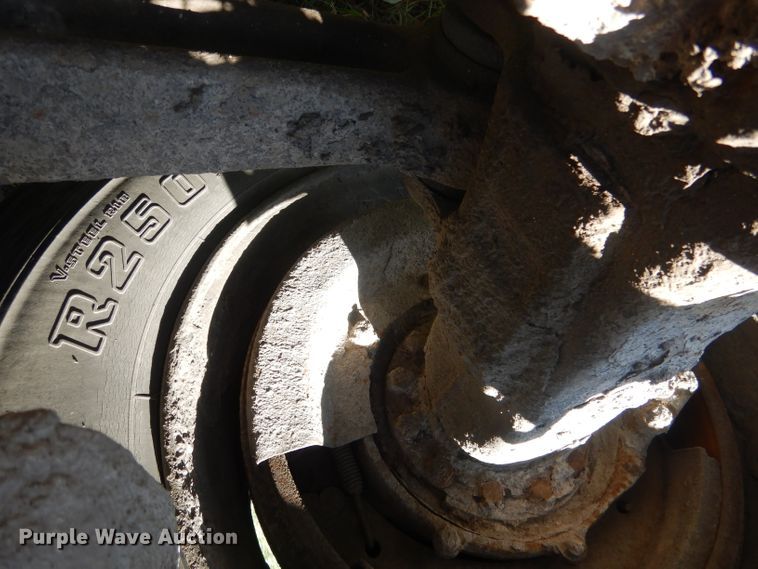 image for item FI9058 1989 Ford LT9000  truck cab and chassis