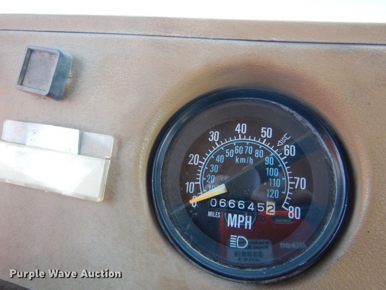 image for item FI9059 1984 Mack R686ST  semi truck