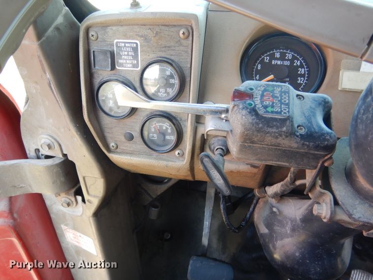 image for item FI9059 1984 Mack R686ST  semi truck