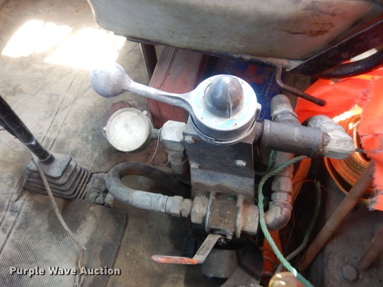 image for item FI9059 1984 Mack R686ST  semi truck